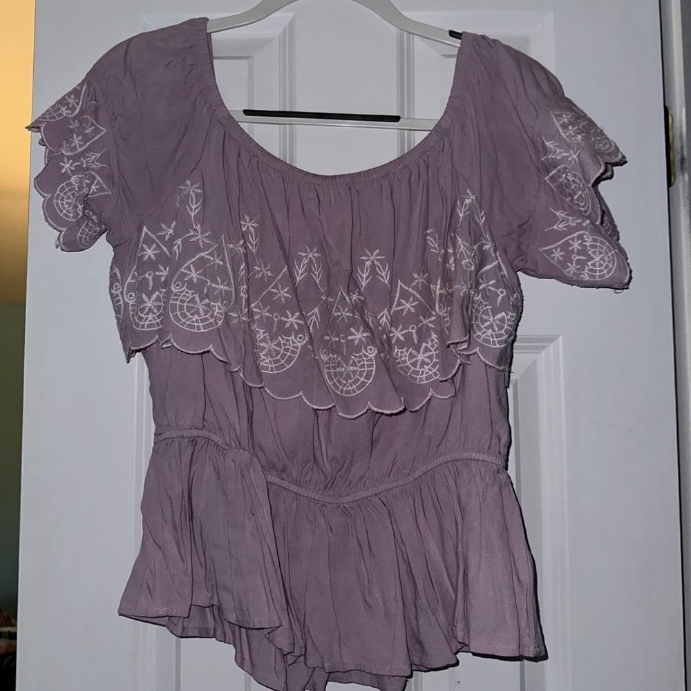 Women’s lavender blouse by miami, from francescas. Size medium. Great condition